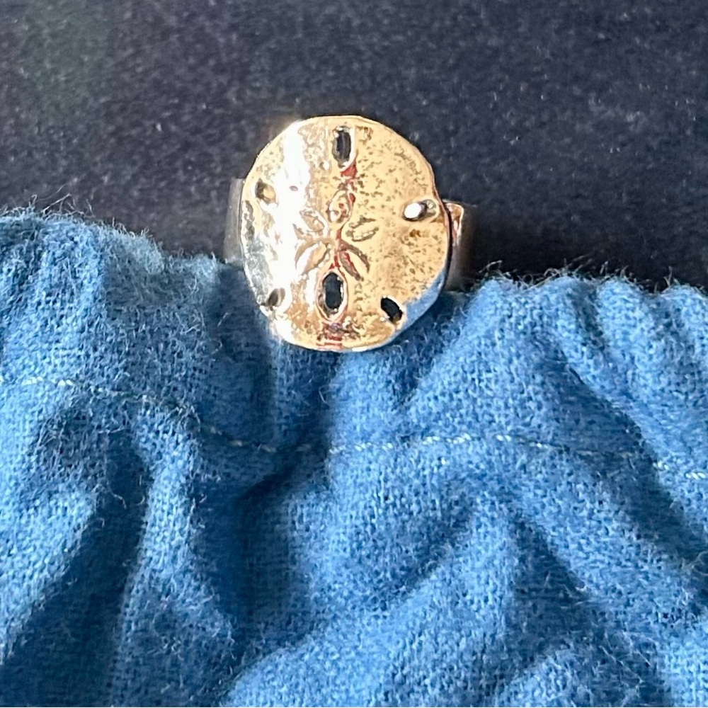 Mignon Faget Sand Dollar Ring - Picture 6 of 13